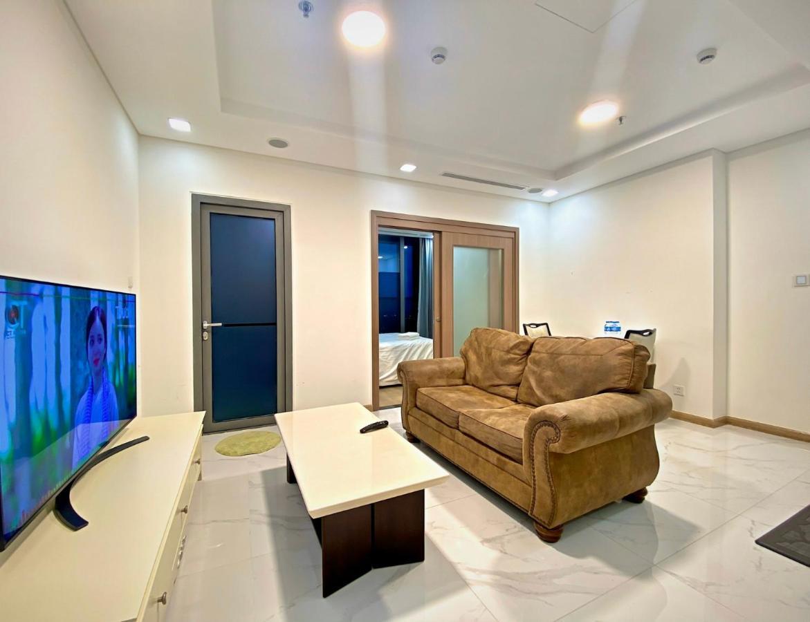 Vinhomes Landmark 81 - Christine *