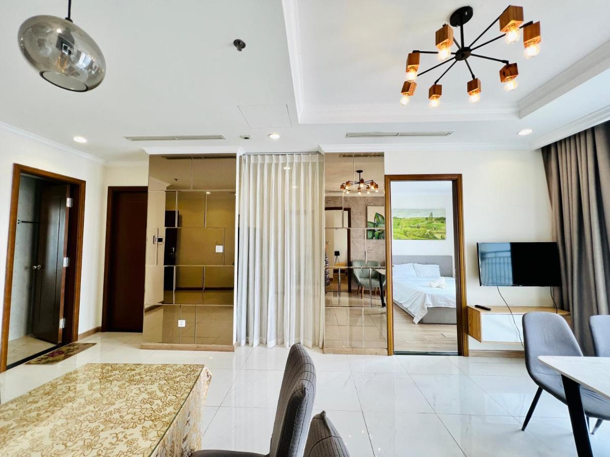 Vinhomes Landmark 81 - Christine *